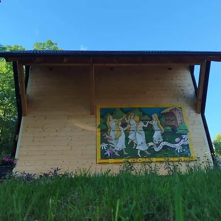 Glamping Apiturizem Kr'bee * Mala Nedelja