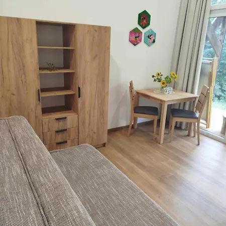 בית נופש Glamping Apiturizem Kr'bee Mala Nedelja