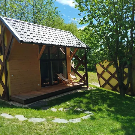 בית נופש Glamping Apiturizem Kr'bee Mala Nedelja
