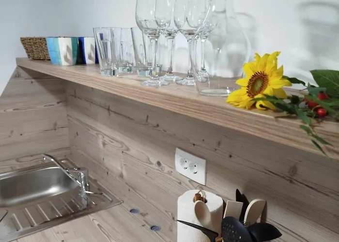 Kr'bee * Mala Nedelja